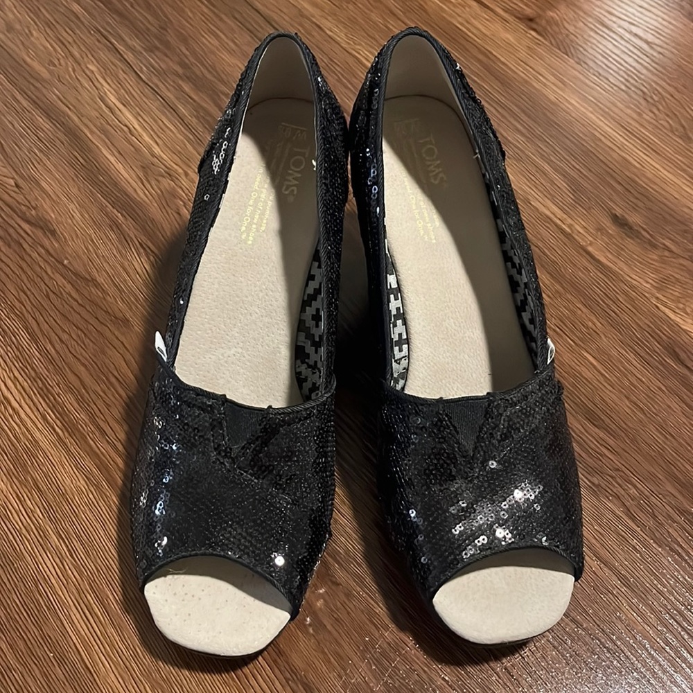 TOMS, Sequin Wedge Heeled Sandal, Women’s Size 9.5, Black